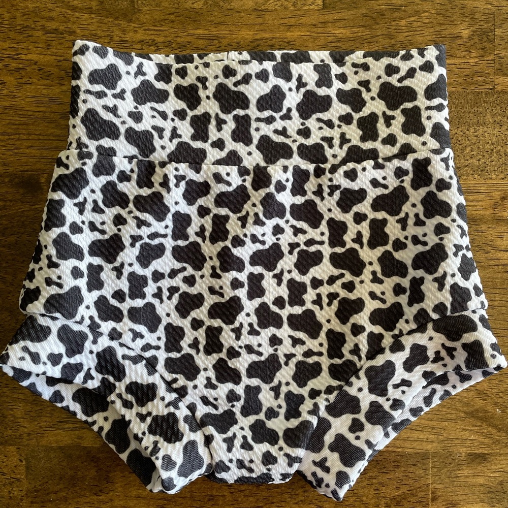 Cow print bummies